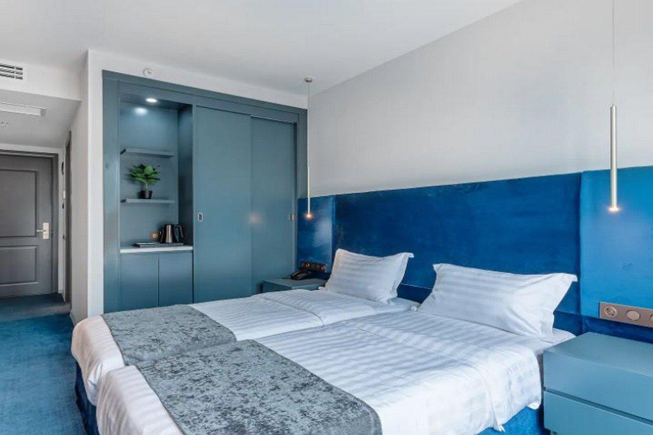 Ramada By Wyndham Tbilisi Old City Extérieur photo