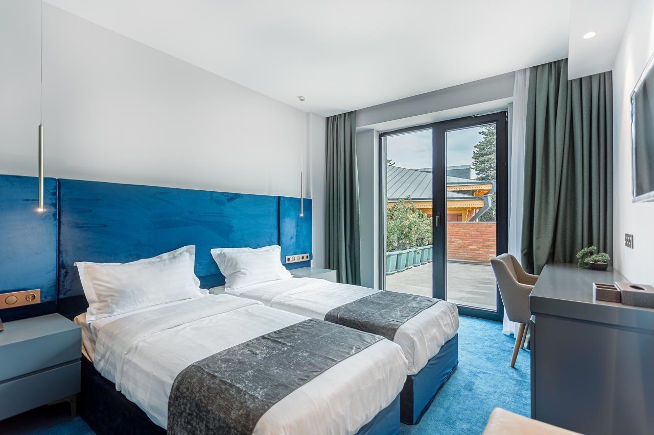 Ramada By Wyndham Tbilisi Old City Extérieur photo