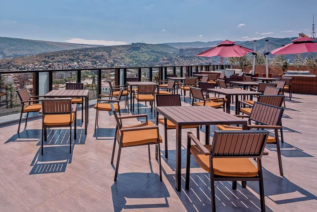 Hotel Ramada By Wyndham Tbilisi Old City Extérieur photo