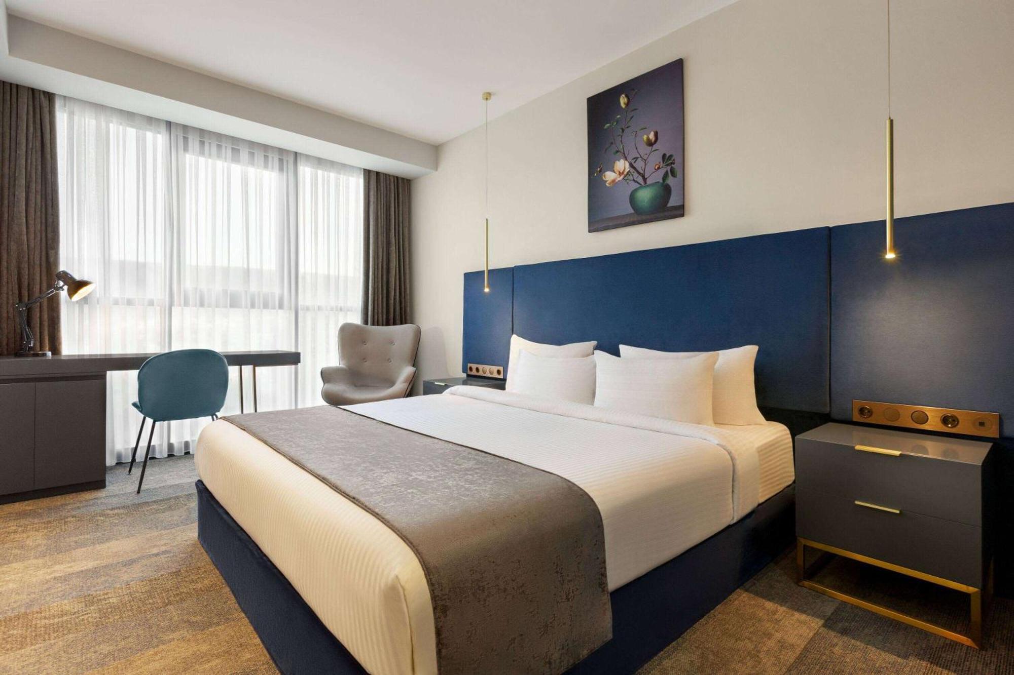 Ramada By Wyndham Tbilisi Old City Extérieur photo