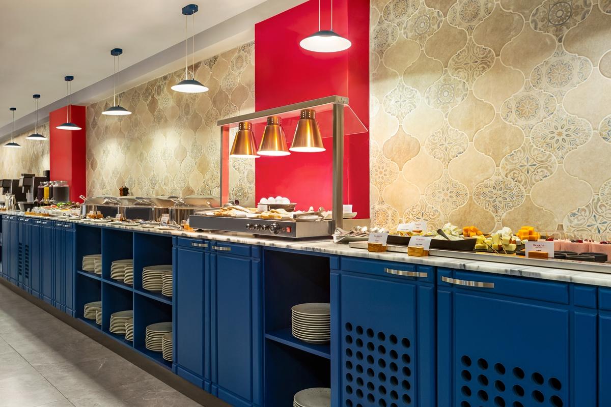 Ramada By Wyndham Tbilisi Old City Extérieur photo